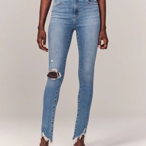 Abercrombie - Light-Wash Distressed Skinny Jeans